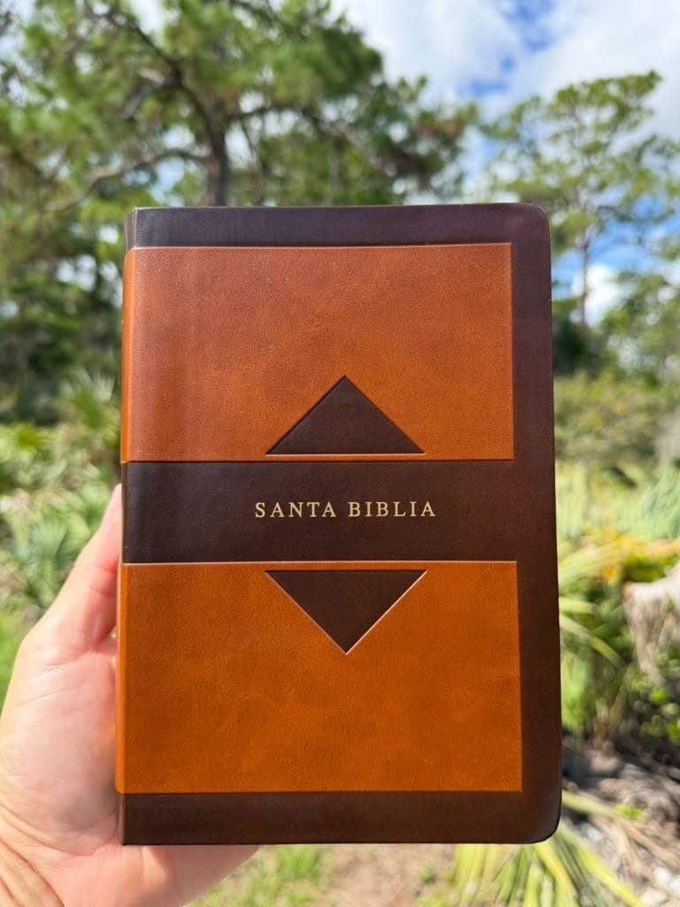 Santa Biblia Edición Tierra Santa con cubierta bitono marrón
